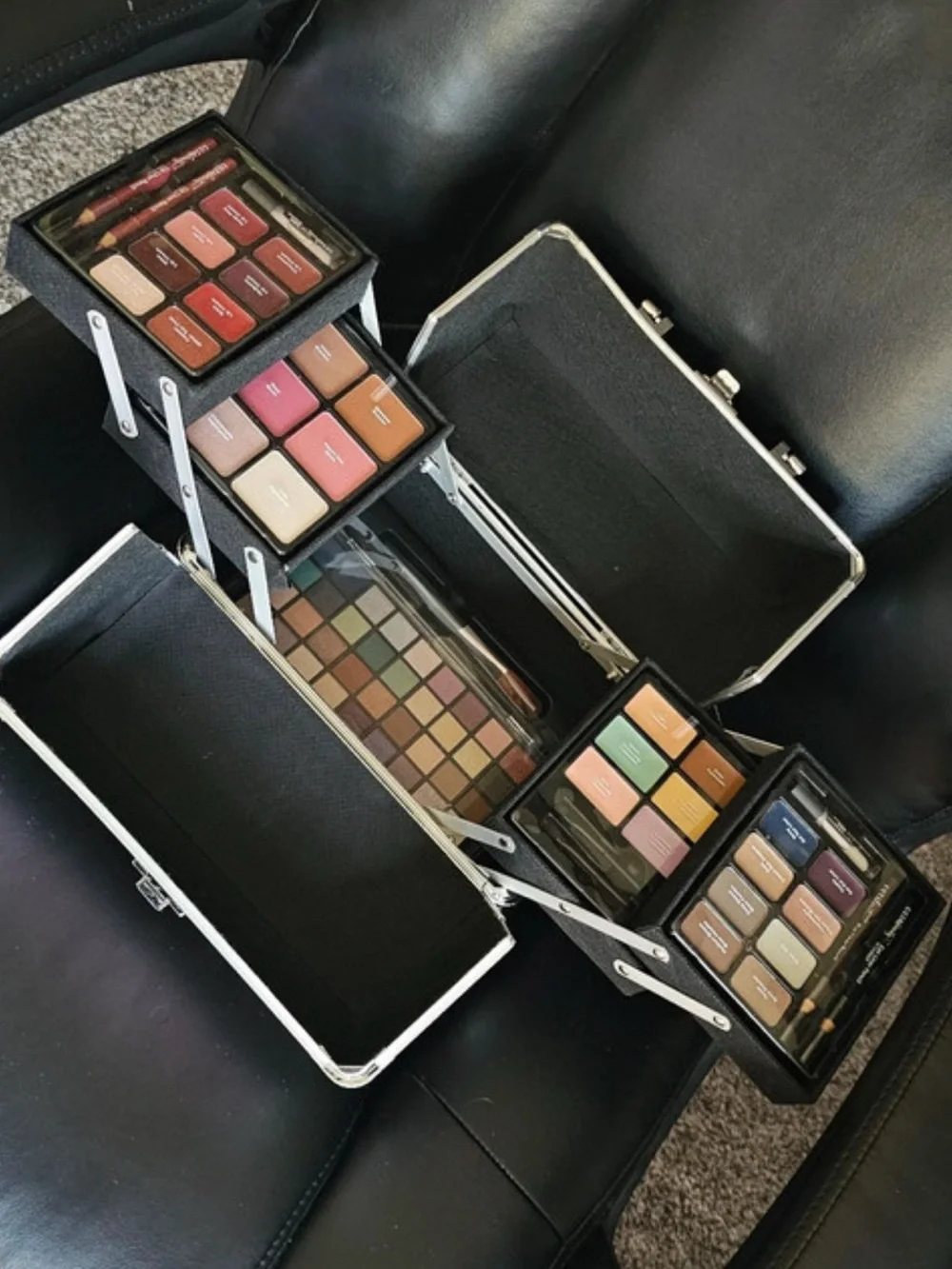 Ulta Professional Women Makeup Train Case Palette - Multi-Color NWOT